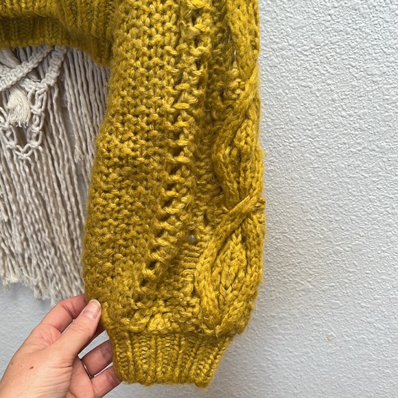 Urban outfitters cropped balloon sleeve sweater. Mustard color. - Picture 3 of 4